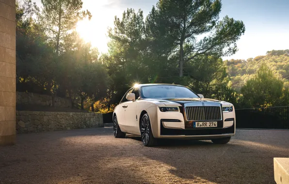 Rolls-Royce Ghost Amber Roads, Rolls-Royce, front view, trees, car, sun, Ghost