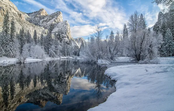Картинка зима, снег, деревья, горы, отражение, река, Калифорния, California
