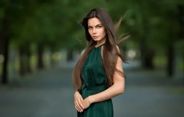 Картинка взгляд, девушка, парк, фото, волосы, брюнетка, красотка, боке