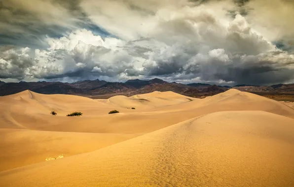 Картинка песок, небо, горы, тучи, пустыня