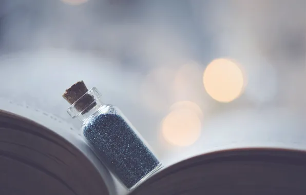 Праздник, банка, книга