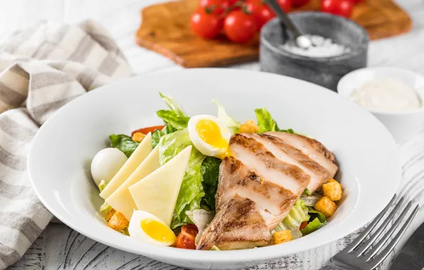 Яйцо, кукуруза, сыр, мясо, помидоры, салат, цезарь