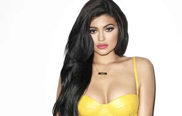 Картинка брюнетка, знаменитость, Kylie Jenner