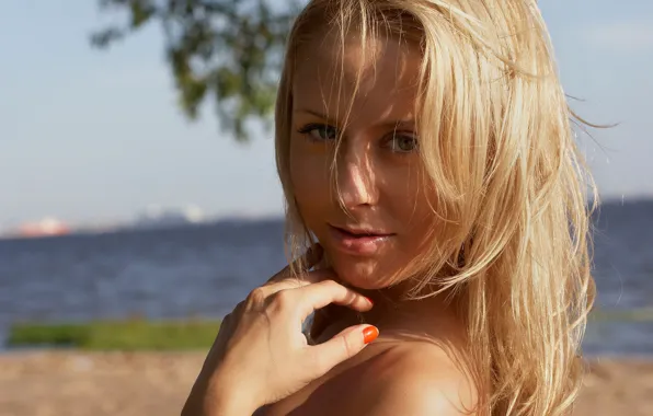 Картинка girl, long hair, beautiful, pretty, lips, face, attractive, handsome