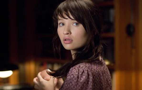 Картинка Emily Browning, губы, брюнетка, милая, актриса, Эмили Браунинг, Незваные, The Uninvited