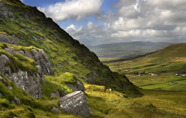 Картинка поля, Ирландия, горы, зелень, облака, Ireland, дома, Valley