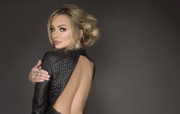 Model, Blonde, Lindsey Pelas, Looking Over Shoulder