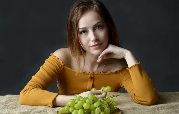 Картинка девушка, виноград, шатенка, свитер