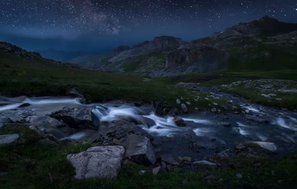 Картинка звезды, горы, ночь, река, ручей, камни, Франция, Национальный парк Меркантур