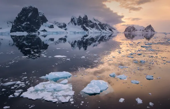 Картинка море, горы, Антарктика, Antarctica, Lemaire Channel, Пролив Лемер