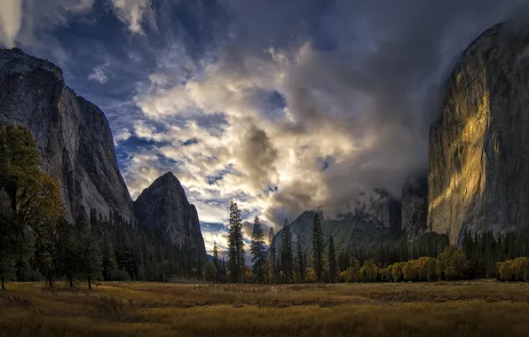 Картинка осень, небо, облака, деревья, горы, скалы, США, Yosemite National Park