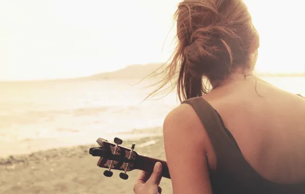 Девушка, волосы, спина, гитара, играет