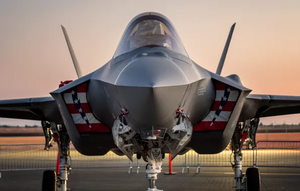 Аэродром, истребитель-бомбардировщик, F-35