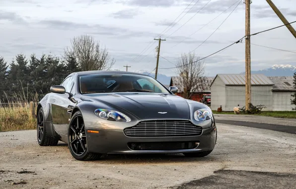 Картинка отражение, серый, Aston Martin, вид спереди, grey, Астон Мартин, Вантаж В8, Vantage V8