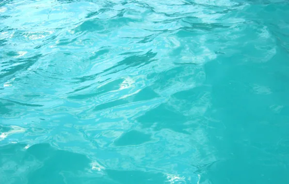 Вода, бирюза, хлорка