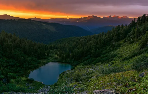 Россия, горное озеро, Красноярский край, Ергаки