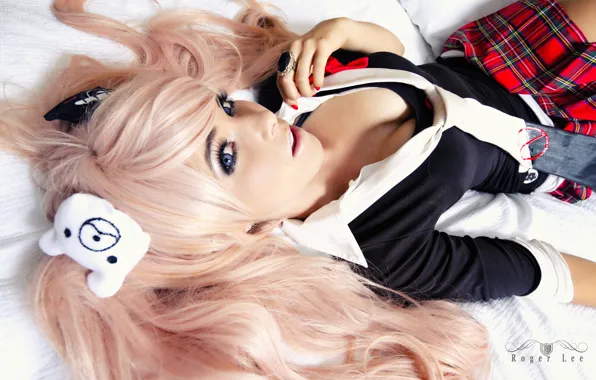 Картинка взгляд, девушка, украшения, лежит, форма, cosplay, Junko Enoshima, Danganronpa