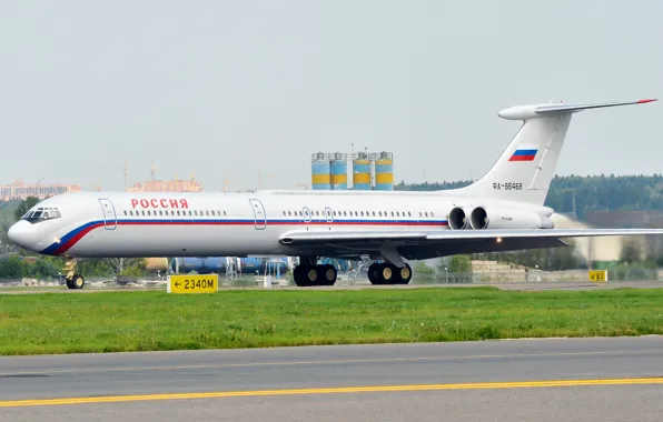 Картинка аэропорт, Россия, самолёт, ОКБ, Ильюшин, ВПП, Ил-62, Авиакомпания