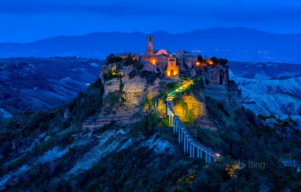 Ночь, огни, скала, башня, деревня, Италия, Чивита-ди-Баньореджо
