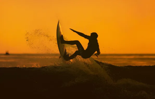 Картинка закат, океан, волна, спортсмен, серфинг, мужчина