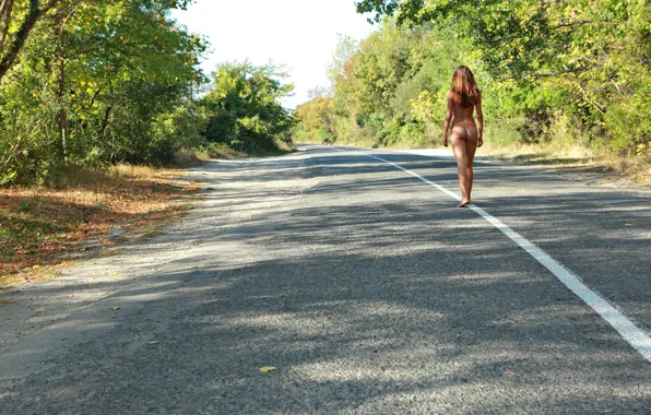 Дорога, асфальт, голая, шатенка, обнаженная, road, кусты, bushes