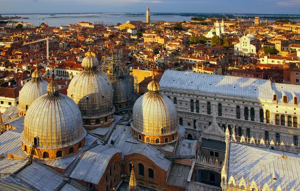 Картинка море, дома, Италия, панорама, Венеция, купол, собор Святого Марка, вид с кампанилы