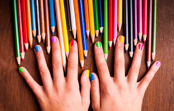 Картинка девушка, краски, радуга, colors, руки, карандаши, colorful, rainbow