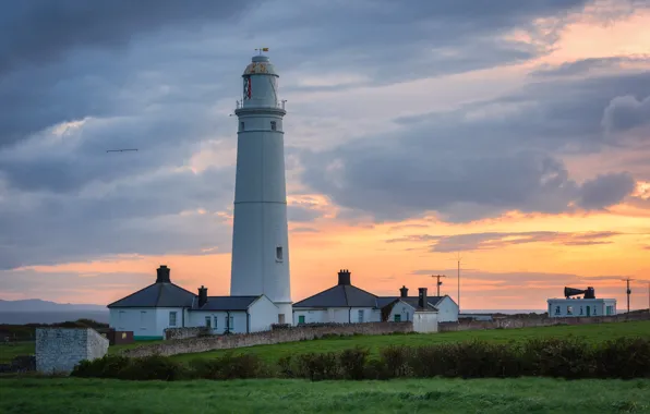 Закат, побережье, маяк, вечер, Великобритания, Уэльс, Nash point lighthouse
