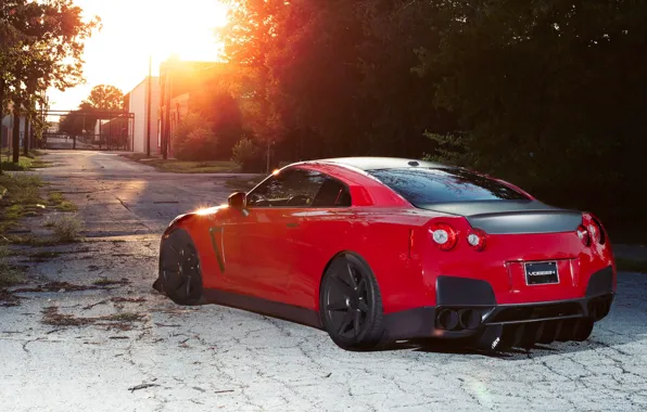 Картинка асфальт, красный, трещины, nissan, wheels, блик, ниссан, gtr, гтр, r35