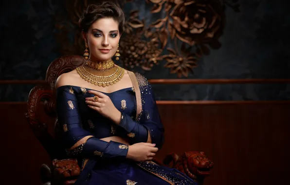 Картинка girl, fashion, Smile, beautiful, model, beauty, brunette, pose, indian, makeup, Jewellery