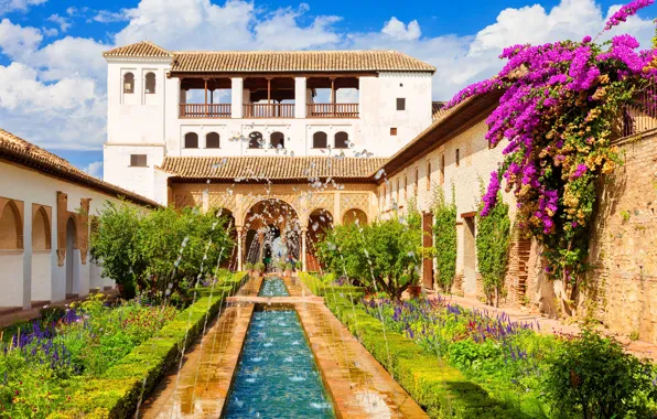 Картинка цветы, Испания, сад, кусты, брызги, фонтаны, забор, вода, зелень, дом, Alhambra de Granada, солнце, небо, …