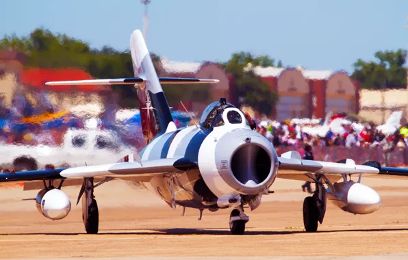 Картинка Самолет, Крылья, Нос, Авиация, Камуфляж, реактивный истребитель, МиГ-17, На земле