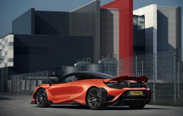 Картинка оранжевый, здание, купе, McLaren, 2020, 765LT