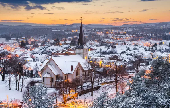 Картинка зима, иней, небо, облака, снег, деревья, закат, город, вид, здания, дома, даль, Норвегия, фонари, церковь, …
