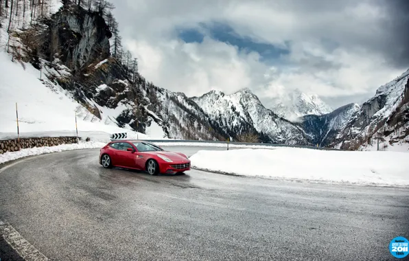 Картинка дорога, небо, облака, снег, горы, красный, поворот, занос, вираж, Ferrari, суперкар, феррари, top gear, передок, …