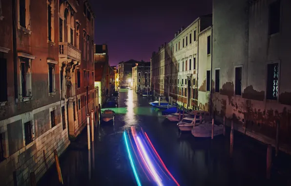 Картинка ночь, улица, здания, дома, лодки, Италия, Венеция, канал, Italy, night, street, гондолы, Venice, Italia, Venezia, …