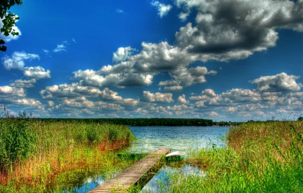 Картинка лес, небо, облака, река, лодка, мостик, заводь