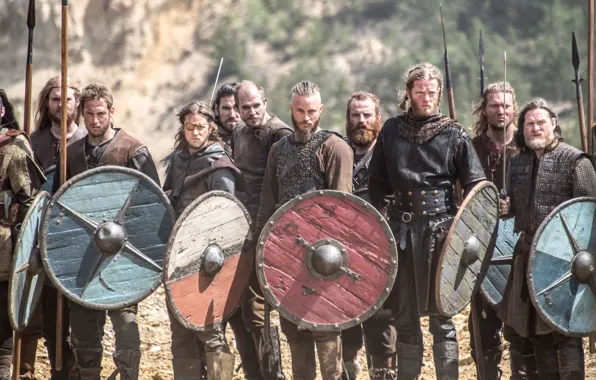 Картинка сериал, воины, щиты, исторический, Vikings, Викинги, Трэвис Фиммел, Travis Fimmel