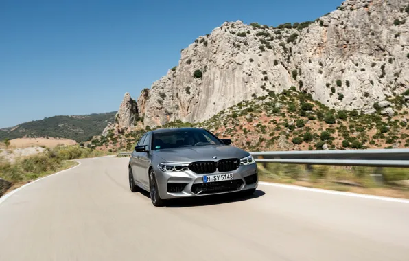 Картинка небо, серый, скалы, растительность, BMW, седан, 4x4, 2018