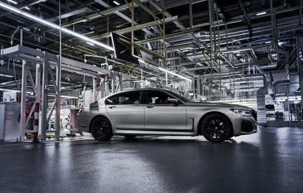 Картинка завод, BMW, седан, цех, производство, четырёхдверный, G12, G11, 7er, 7-series, серо-серебристый