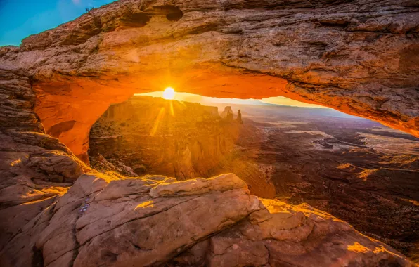 Картинка солнце, пейзаж, камни, скалы, каньон, арка, США, Mesa Arch, Canyonlands National Park