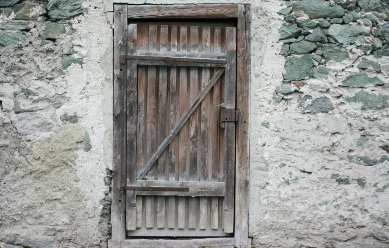 Фото обои lack of maintenance, wooden door, spent