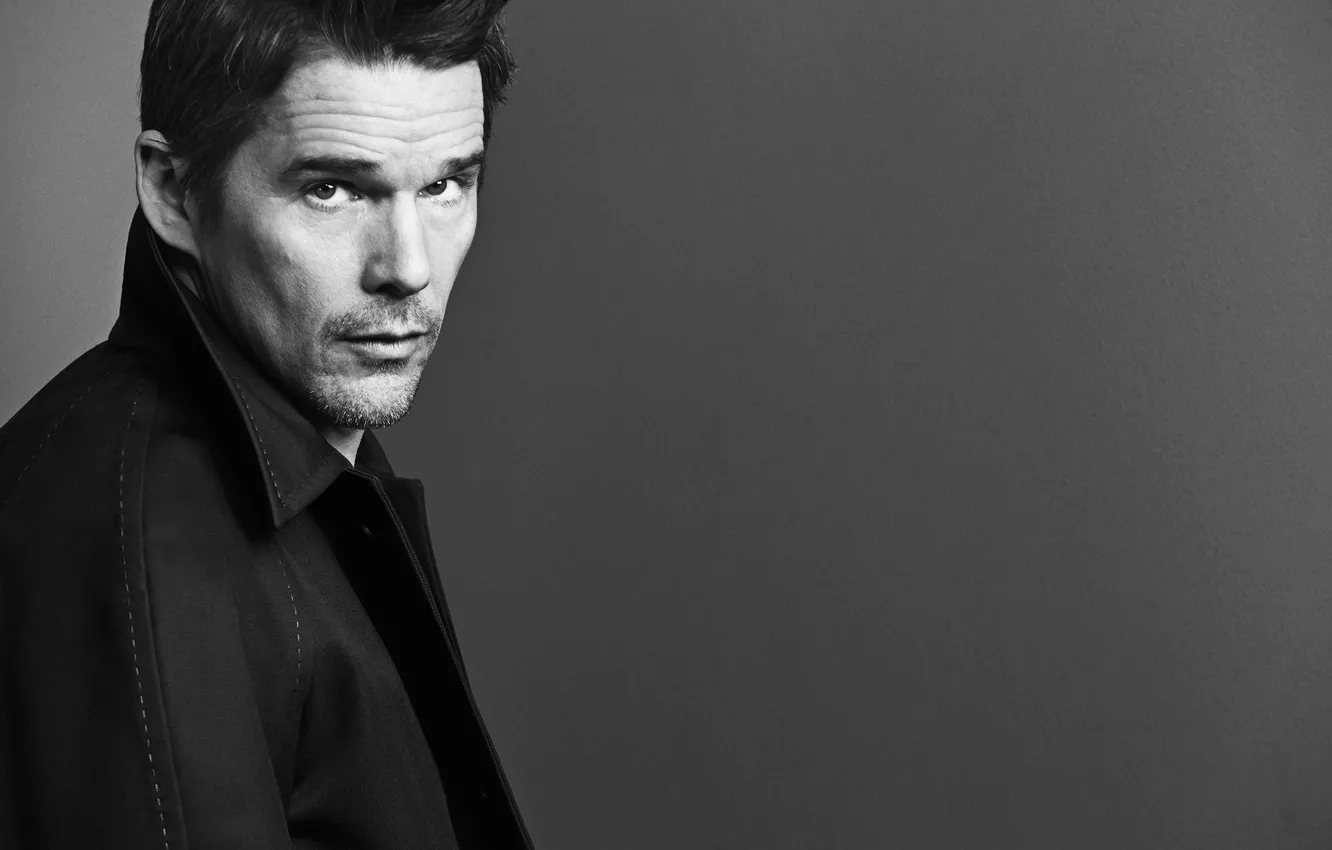 Фото обои фон, портрет, куртка, фотограф, актер, черно-белое, Ethan Hawke, Итан Хоук