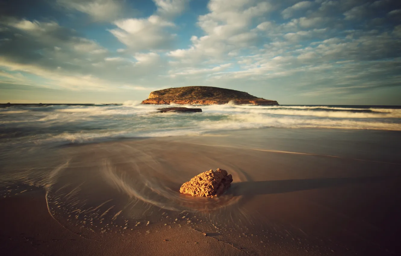 Фото обои песок, небо, вода, пейзаж, берег, прибой, Ibiza
