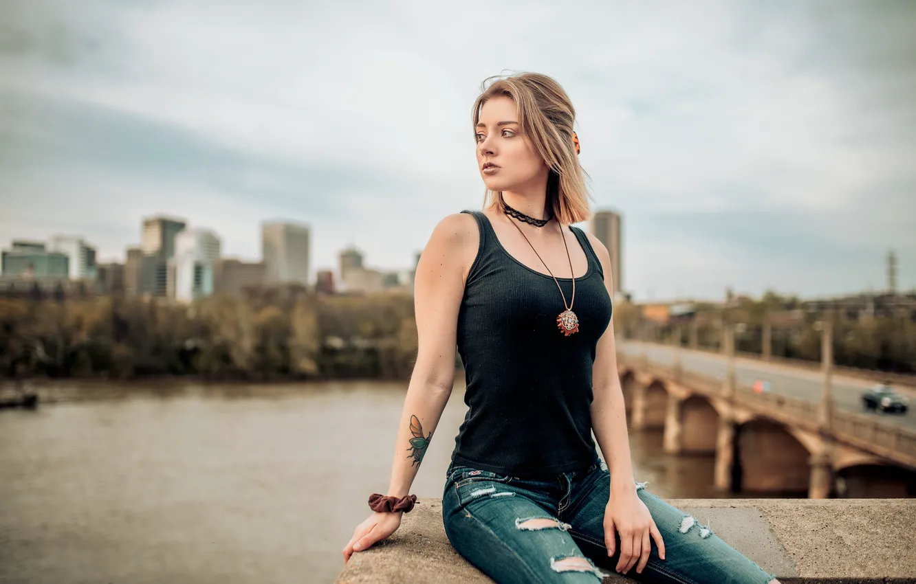 Фото обои девушка, город, портрет
