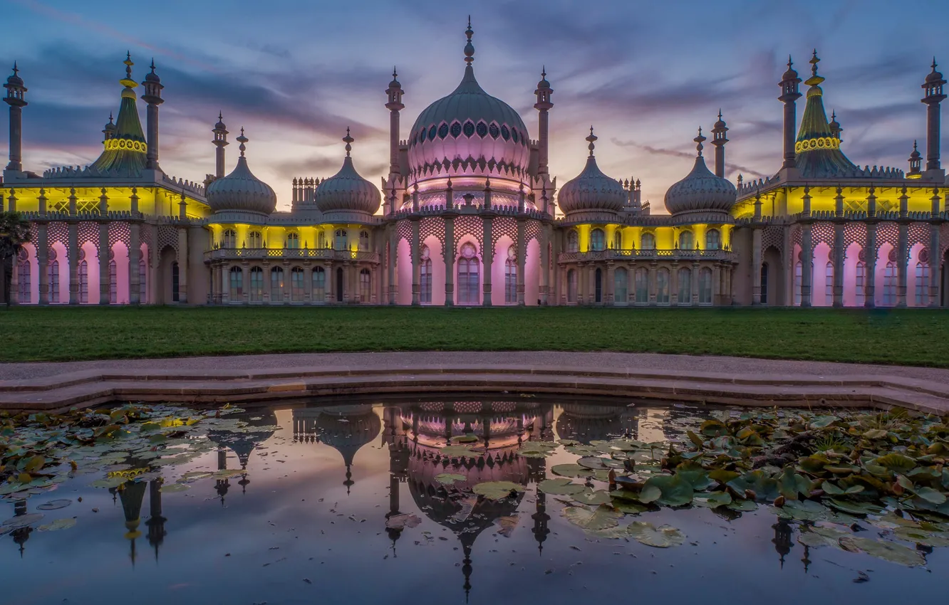 Фото обои пруд, здание, Англия, архитектура, England, Брайтон, Королевский павильон, Brighton