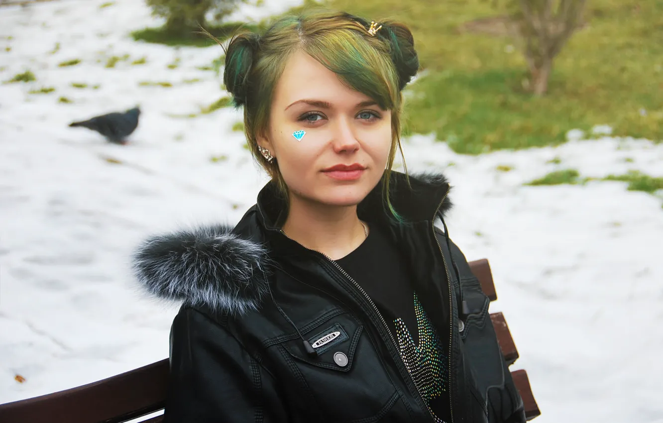 Фото обои зелень, девушка, музыка, голубь, music, наушники, красиво, girl