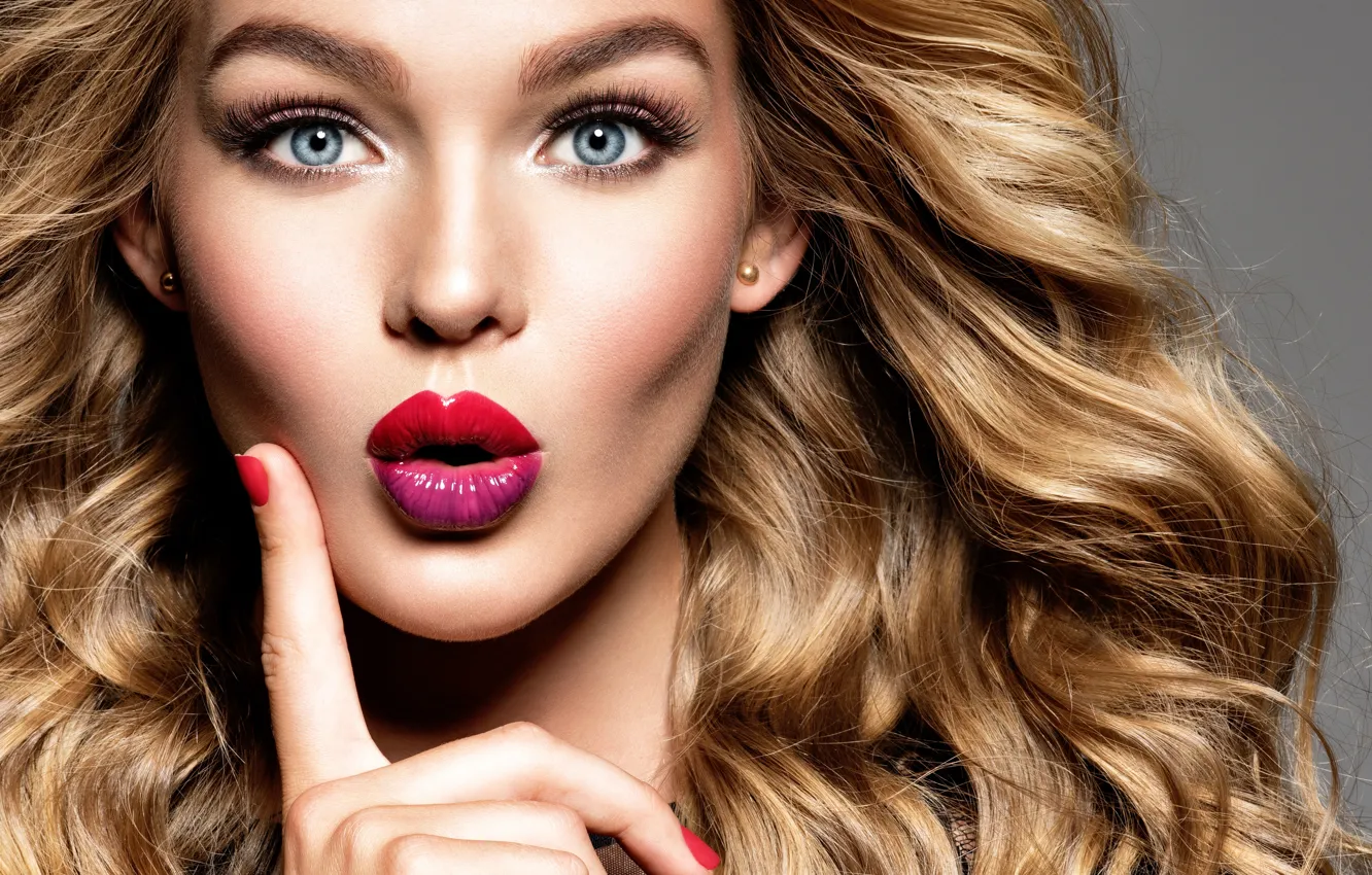Фото обои взгляд, лицо, портрет, макияж, помада, блондинка, fashion, жест