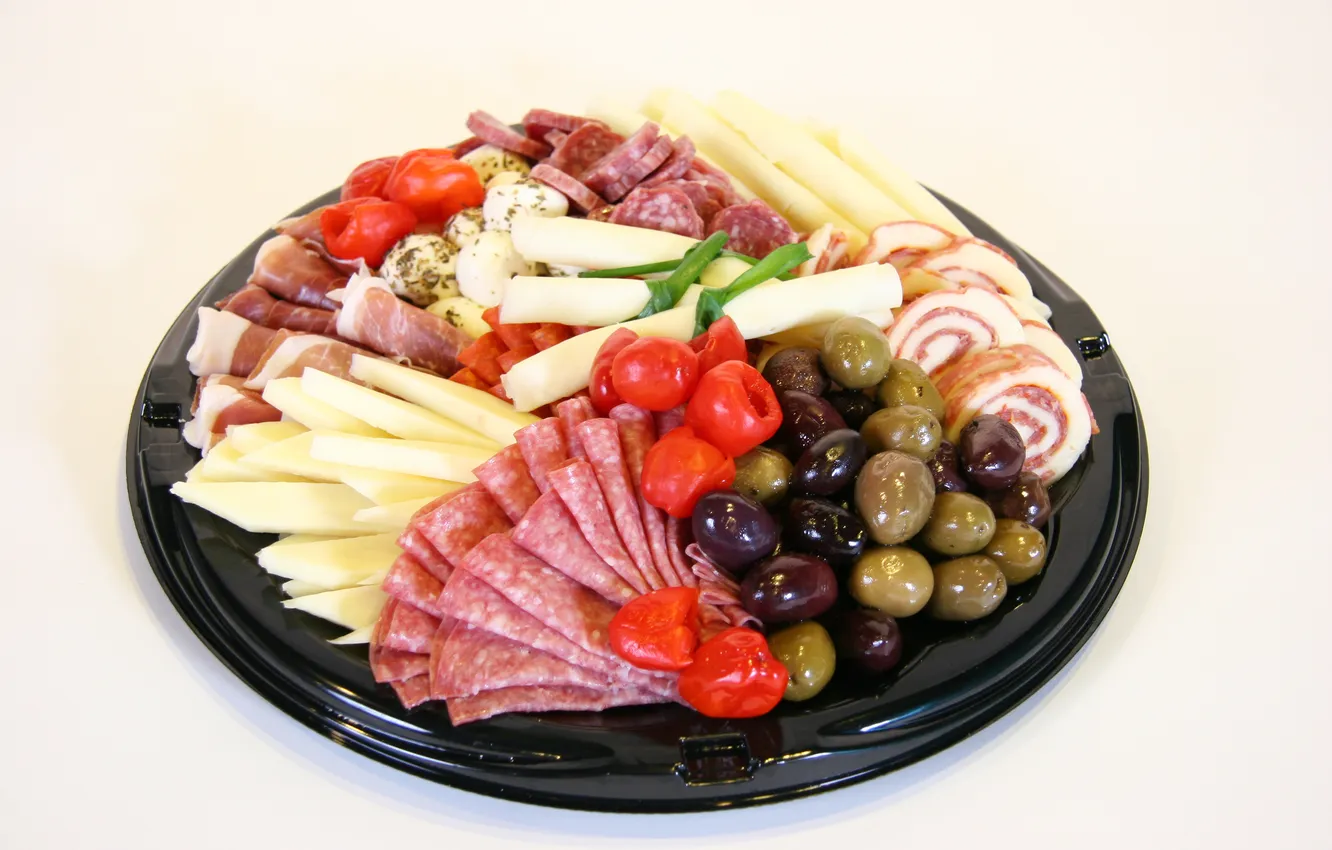 Фото обои сыр, оливки, колбаса, маслины, ветчина