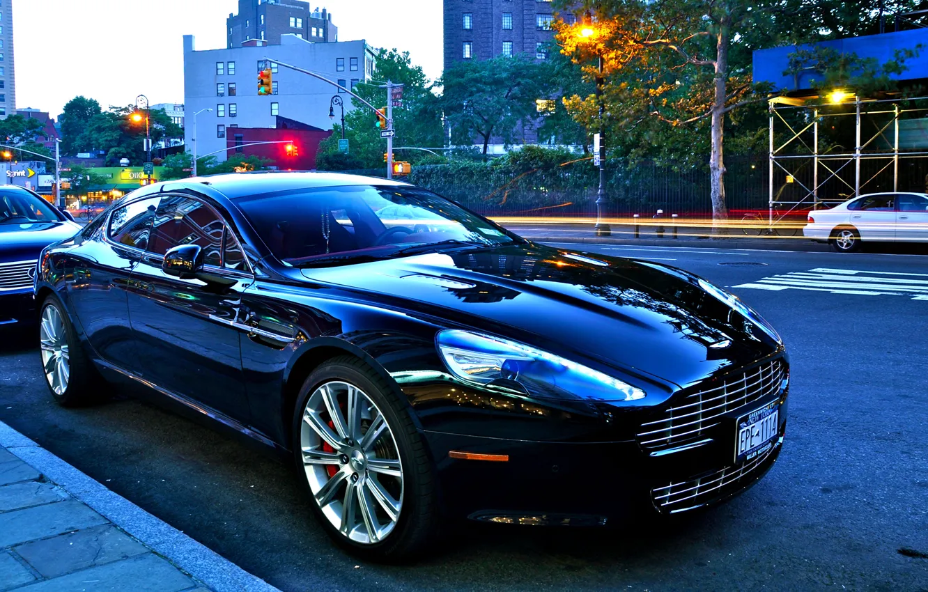Фото обои Aston Martin, улица, блеск, чёрная, V8 vantage